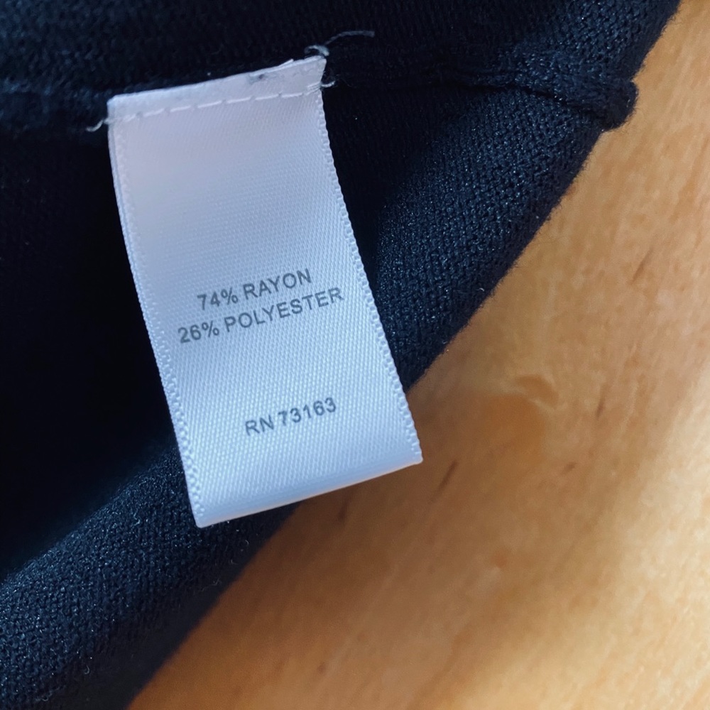 Black Sleeveless Knit Top by Cable and Gauge - Picture 4 of 5